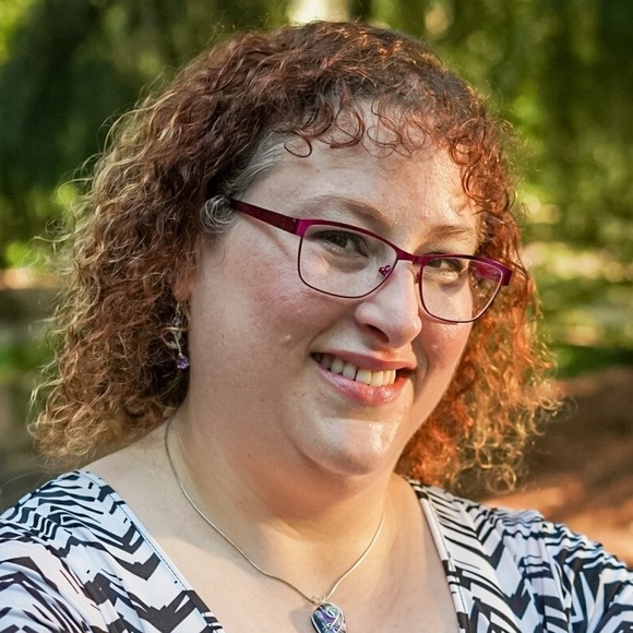 Meet your Posher, Laura - Picture 1 of 1